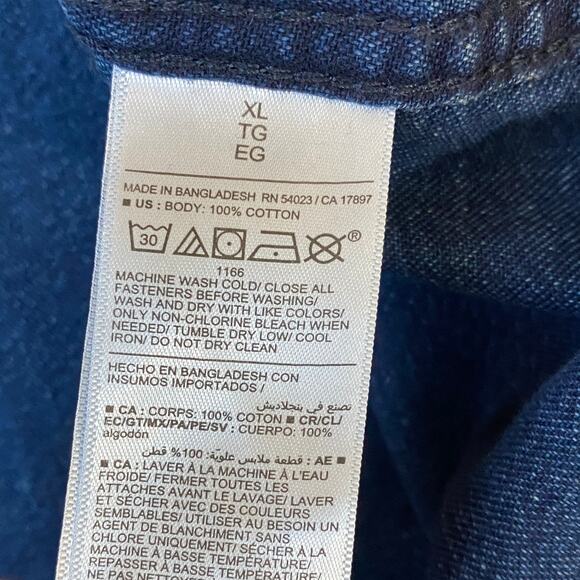 Old Navy Everyday Denim Shirt Men XL Blue Button Up Long Sleeve Regular Fit NWT - Picture 6 of 9